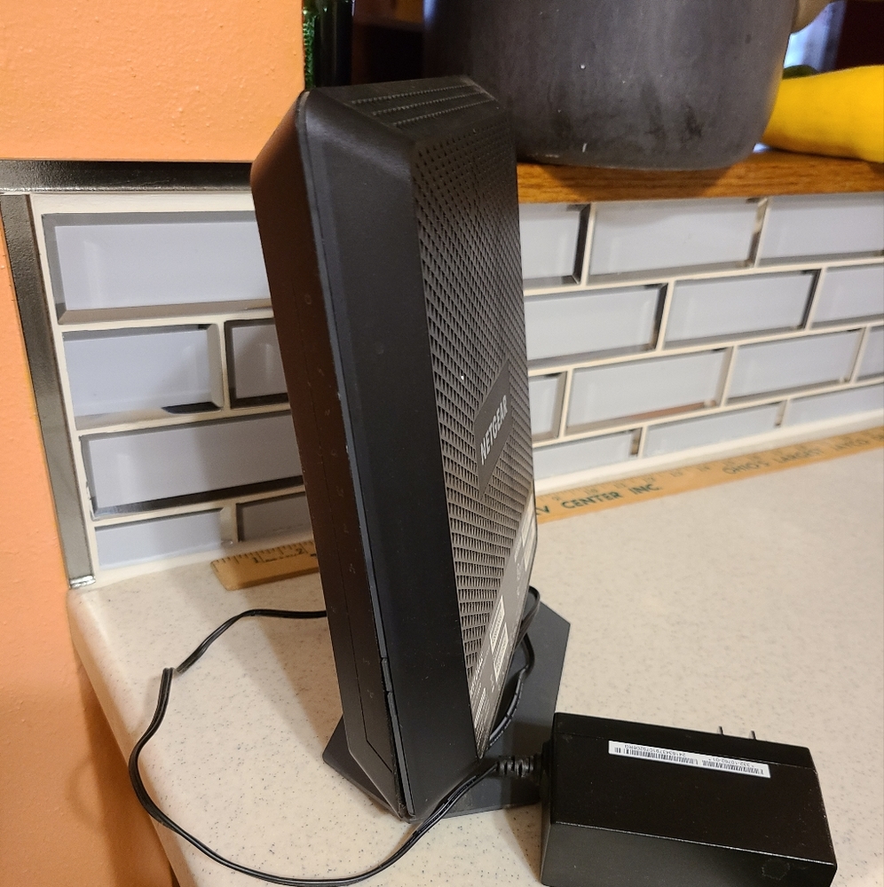 Netgear wifi unit - Picture 2 of 7